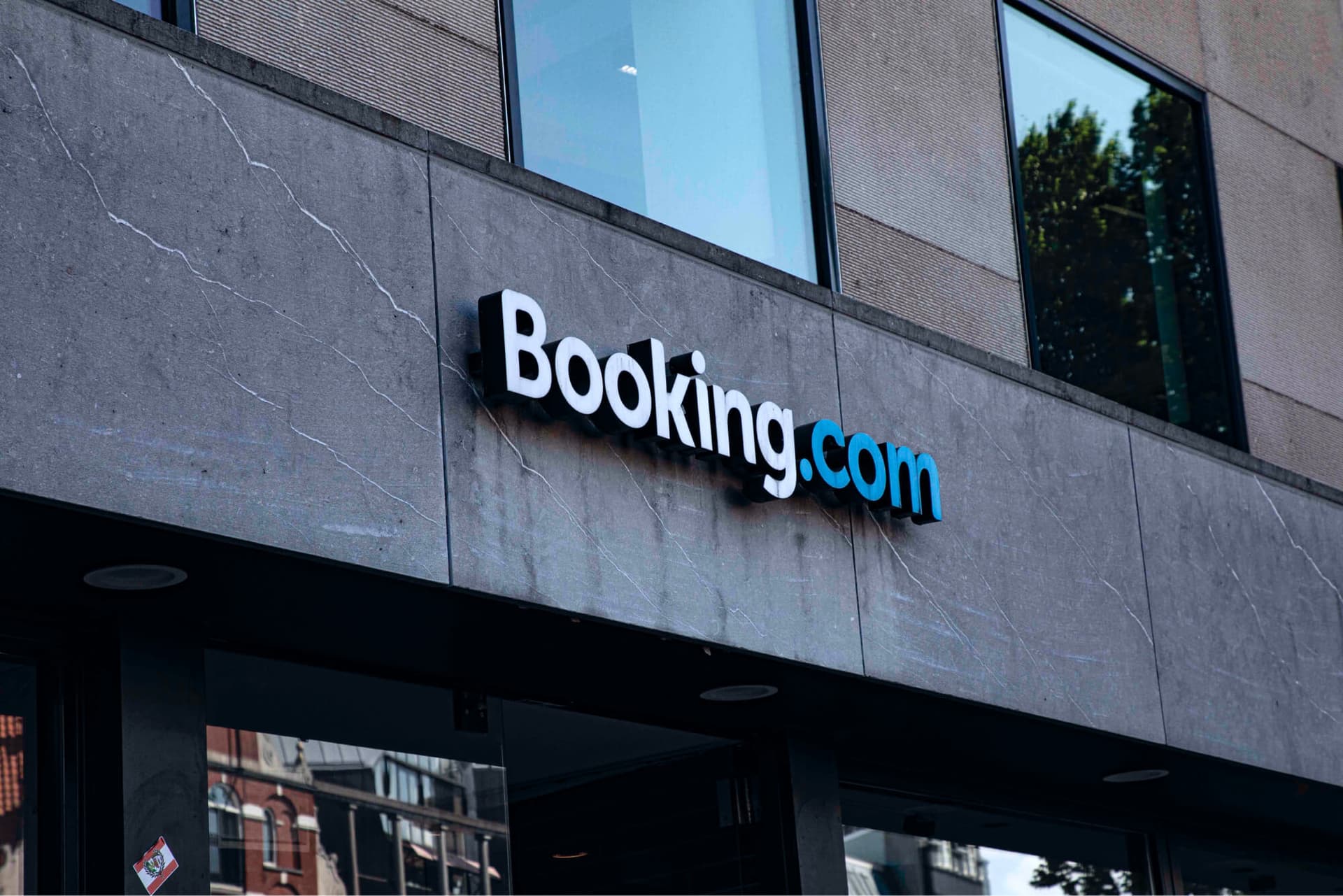 Пользователи Booking.com недовольны реакцией компании на хакерские атаки